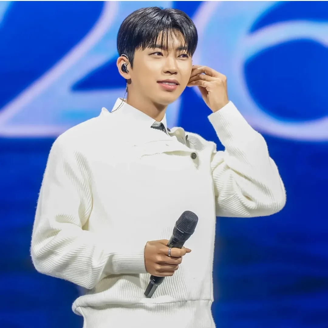 Behind-the-scenes cut of Lim Youngwoong