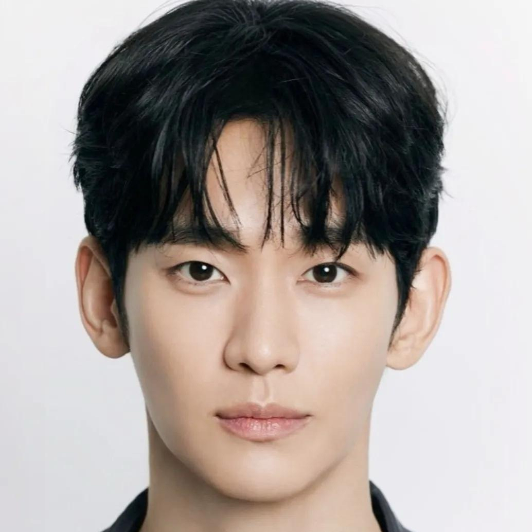 Behind-the-scenes cut of Kim Soohyun