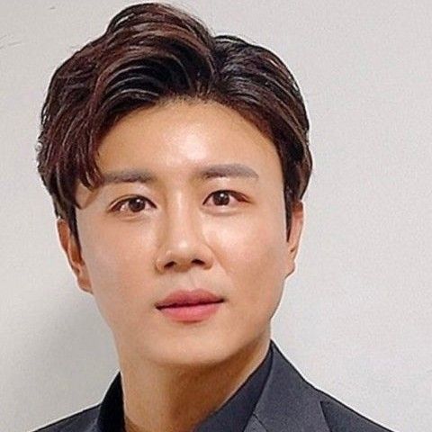 チン・ヘソンの最近の活動ショット