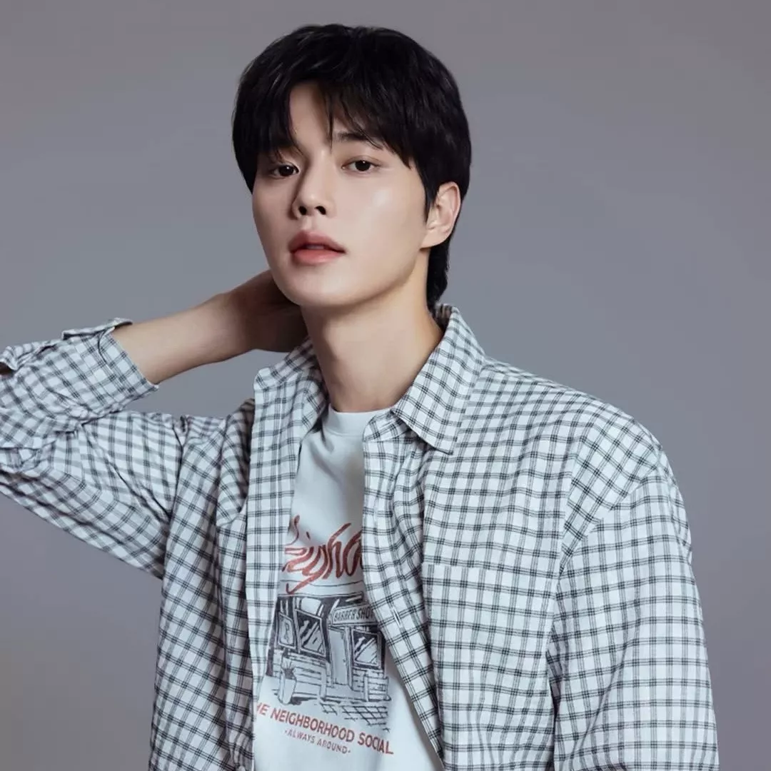 Recent activity shot of Song Kang