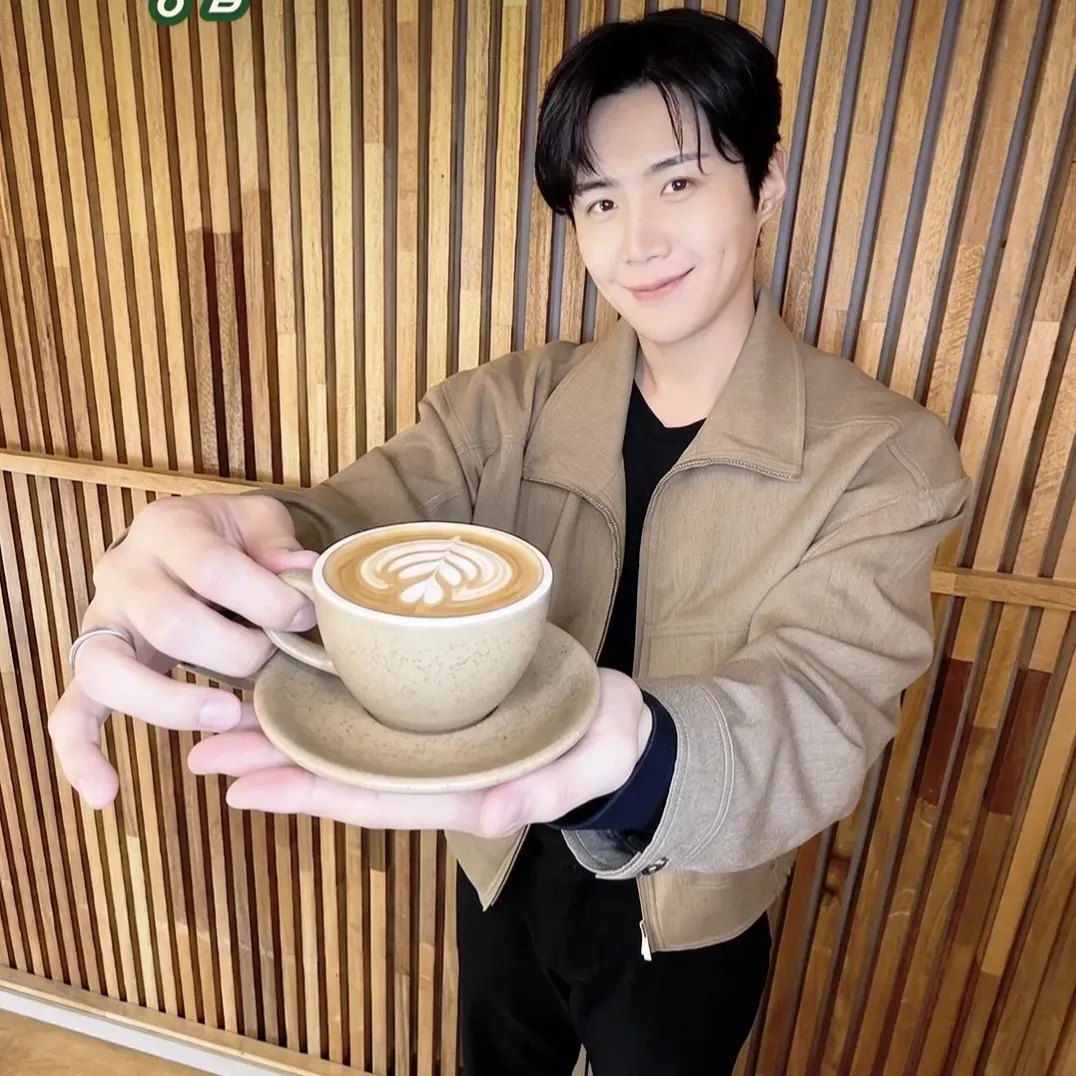 Behind-the-scenes cut of Kim Seonho