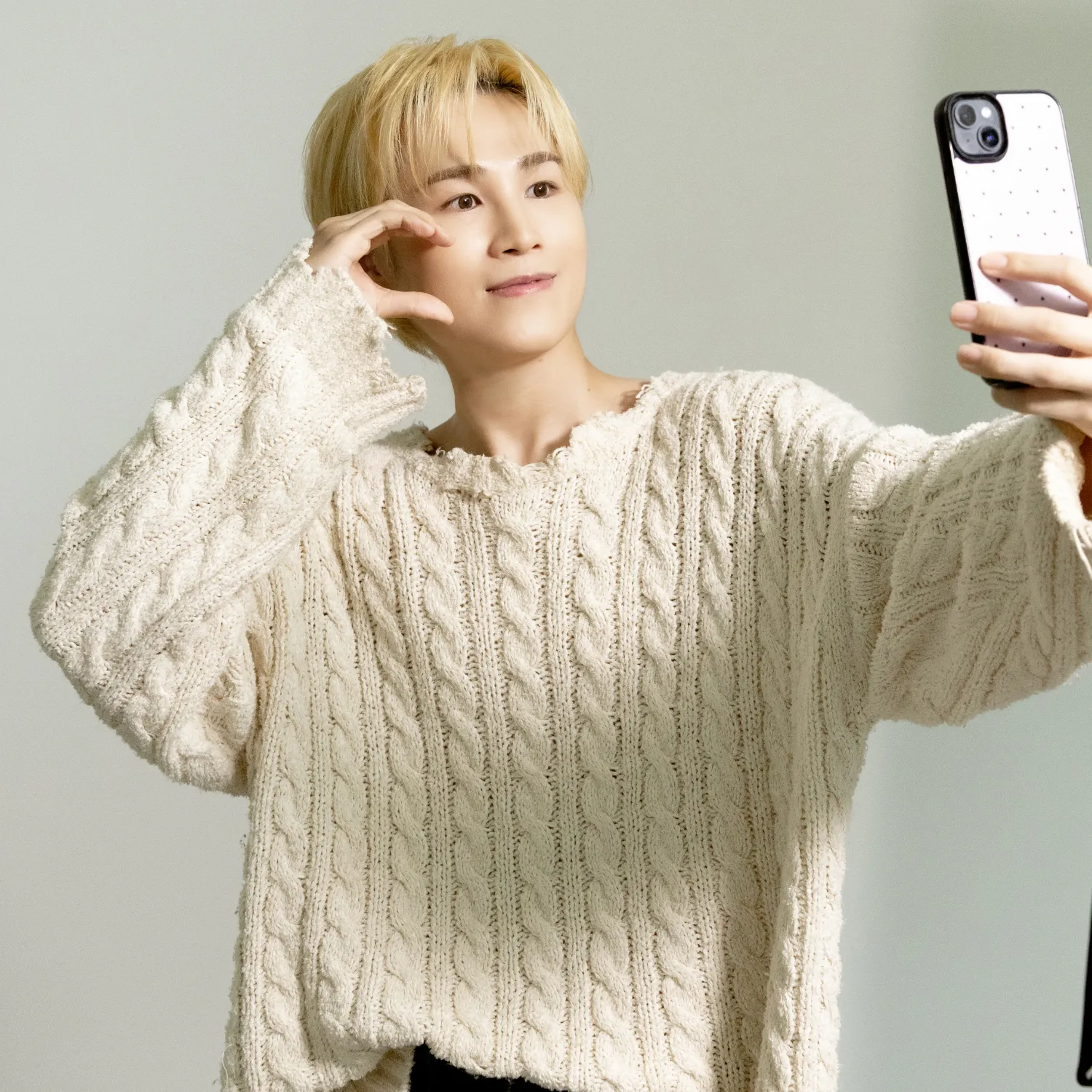 김희재의 비하인드 컷