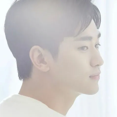 A moment captured by a fan of Kim Soohyun