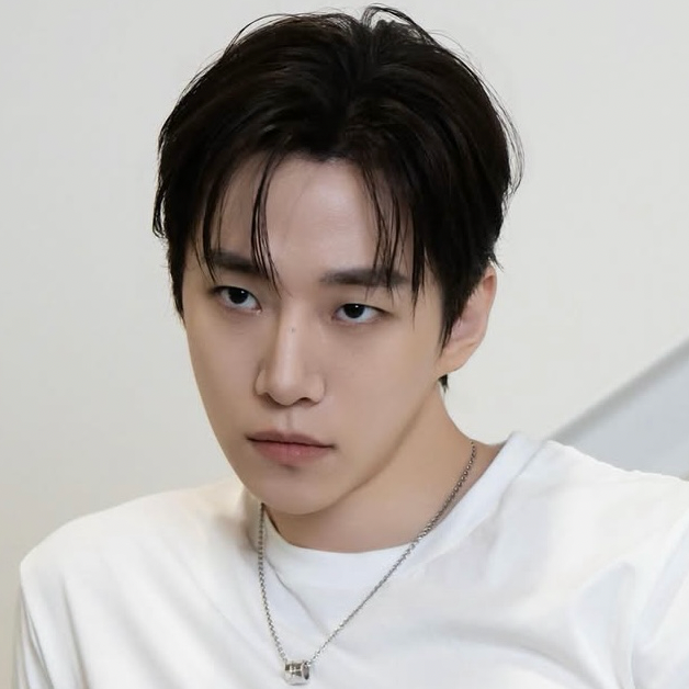 Behind-the-scenes cut of Lee Junho