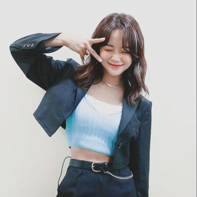 Behind-the-scenes cut of Kim Sejeong