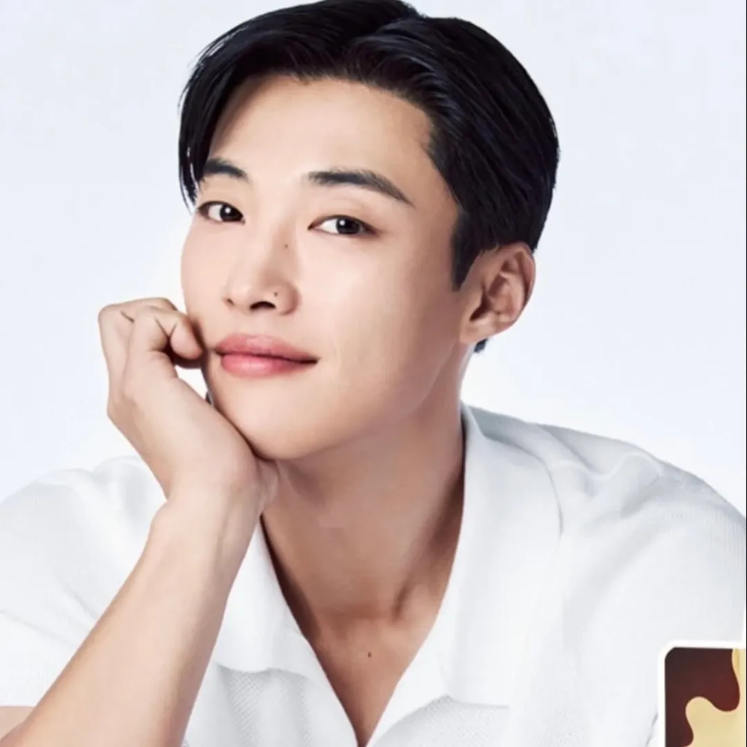 Behind-the-scenes cut of Woo Dohwan