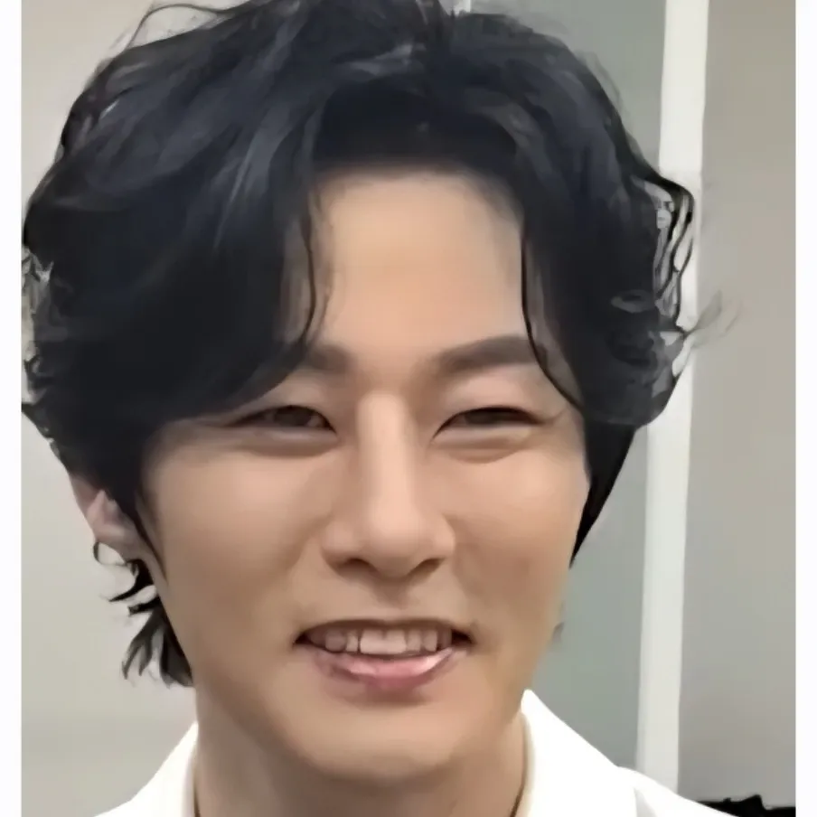 A moment captured by a fan of Kang Moonkyung