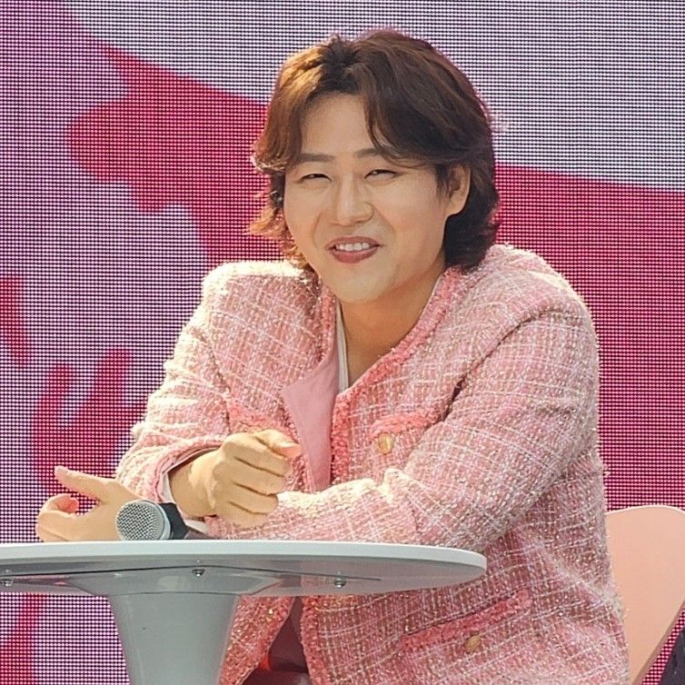 Behind-the-scenes cut of Min Soohyun