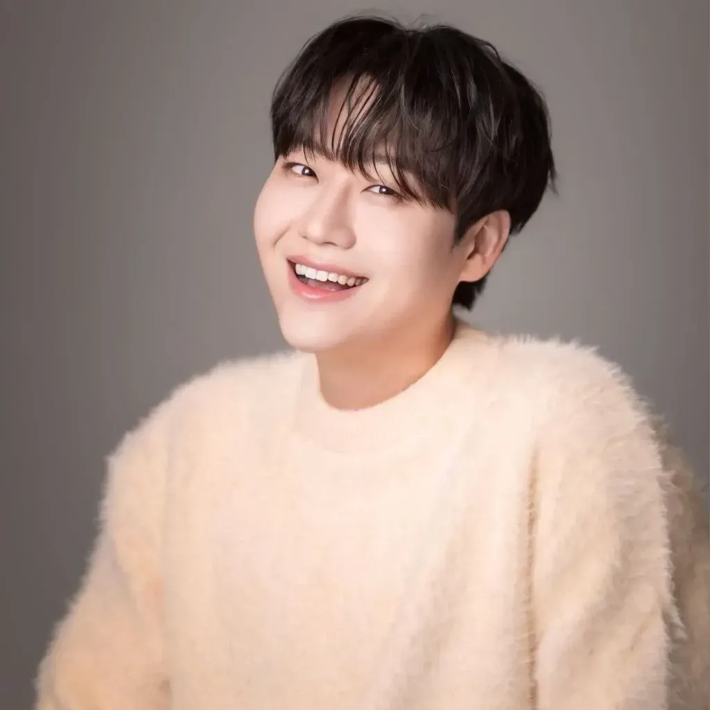 Behind-the-scenes cut of Min Soohyun