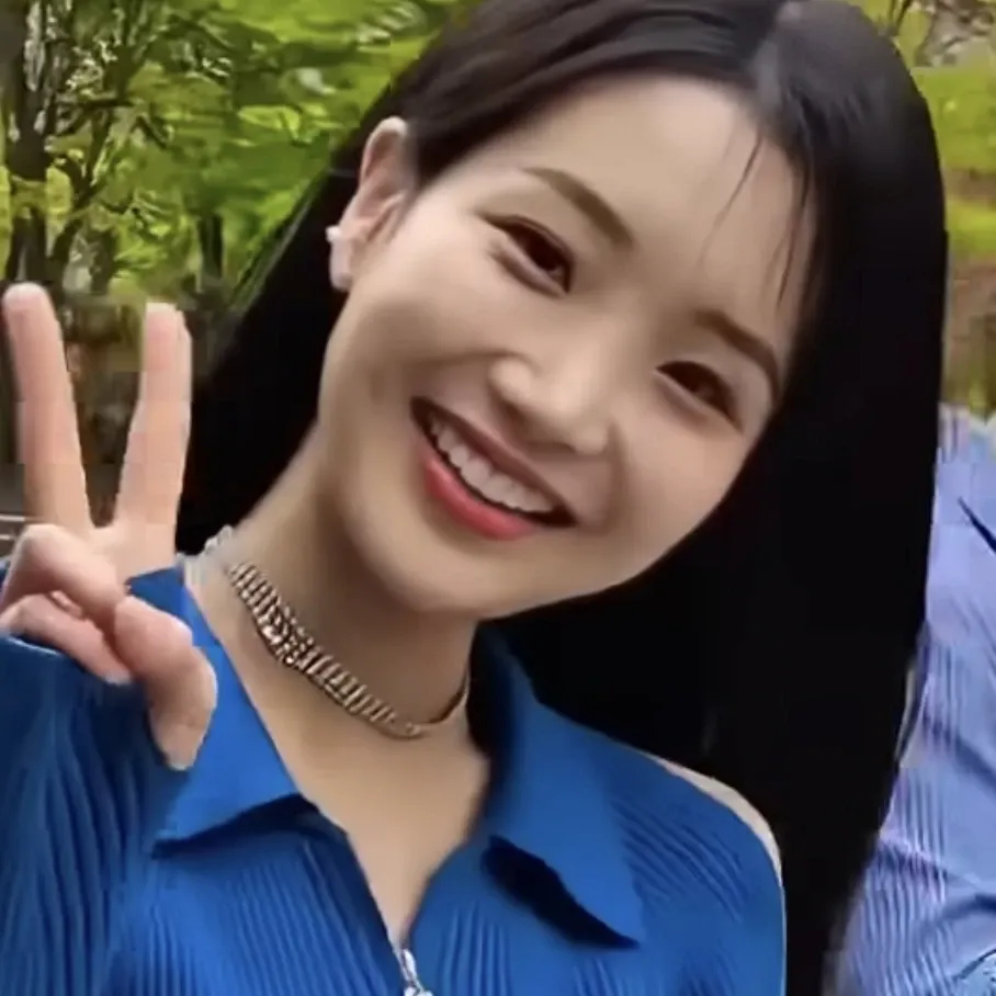 Recent activity shot of Kim Soyeon (2004)