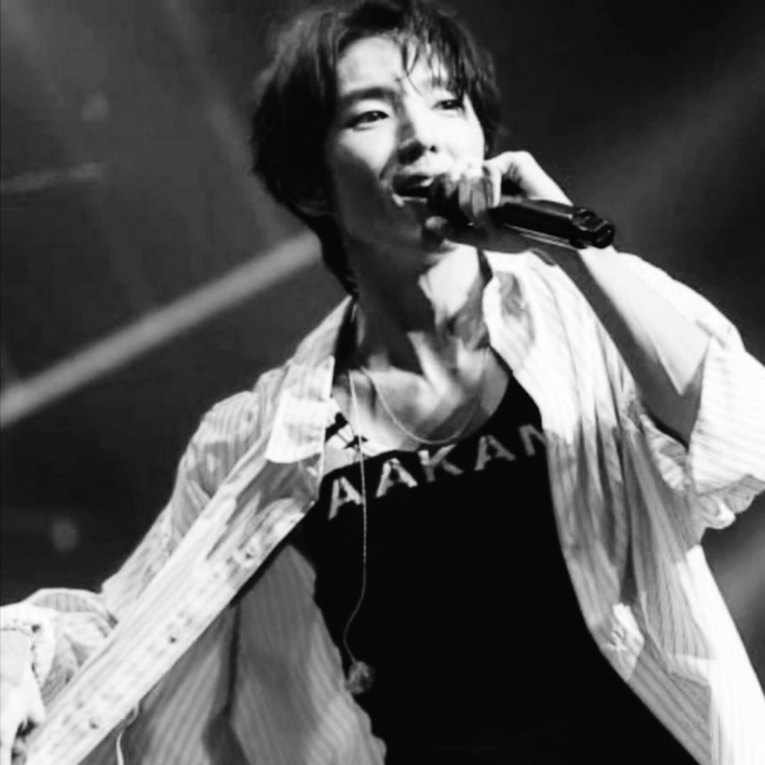 Behind-the-scenes cut of Lee Joongi