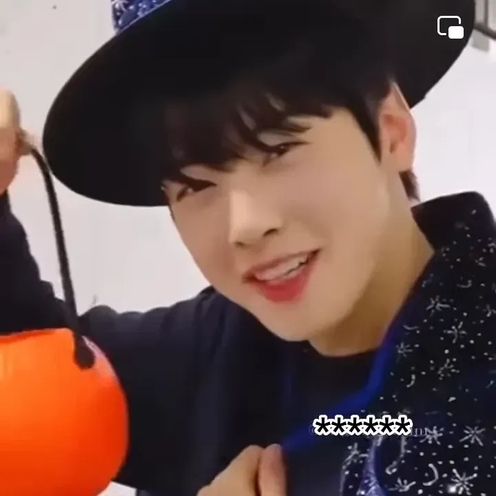 Recent activity shot of Cha Eunwoo
