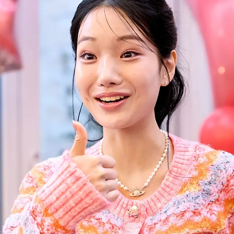 A moment captured by a fan of Kim Soyeon (2004)