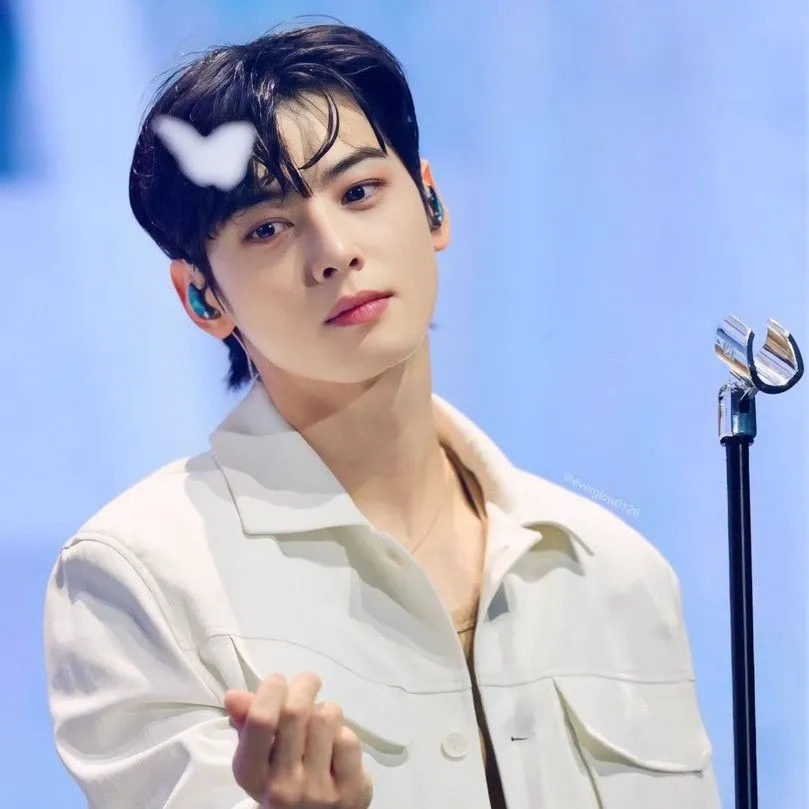 Recent activity shot of Cha Eunwoo