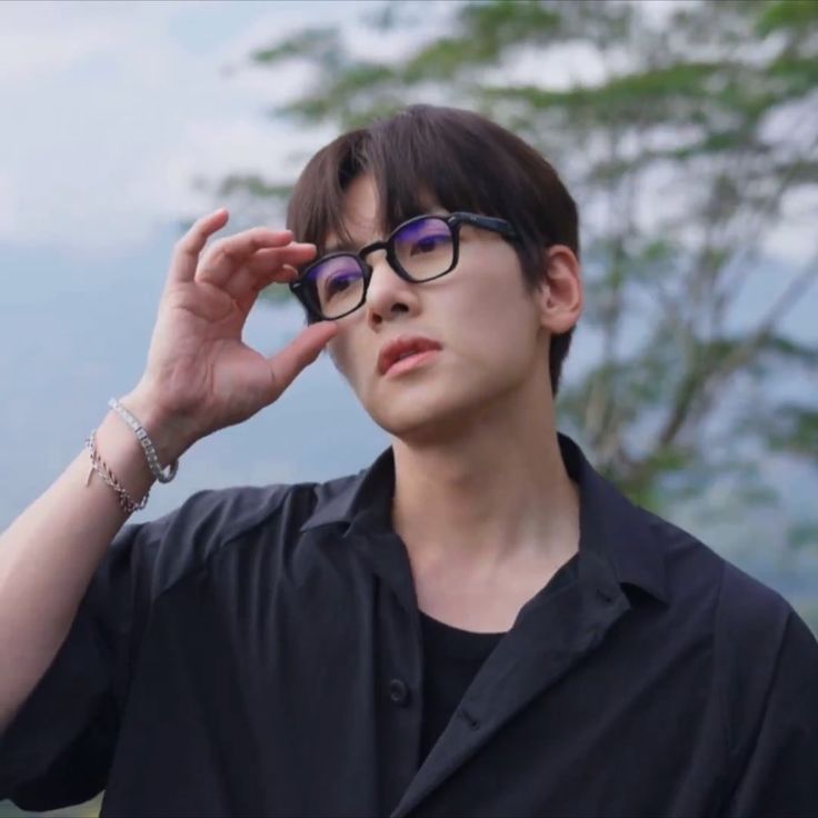 Behind-the-scenes cut of Ji Changwook