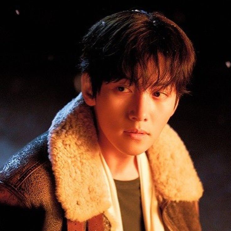 Behind-the-scenes cut of Ji Changwook