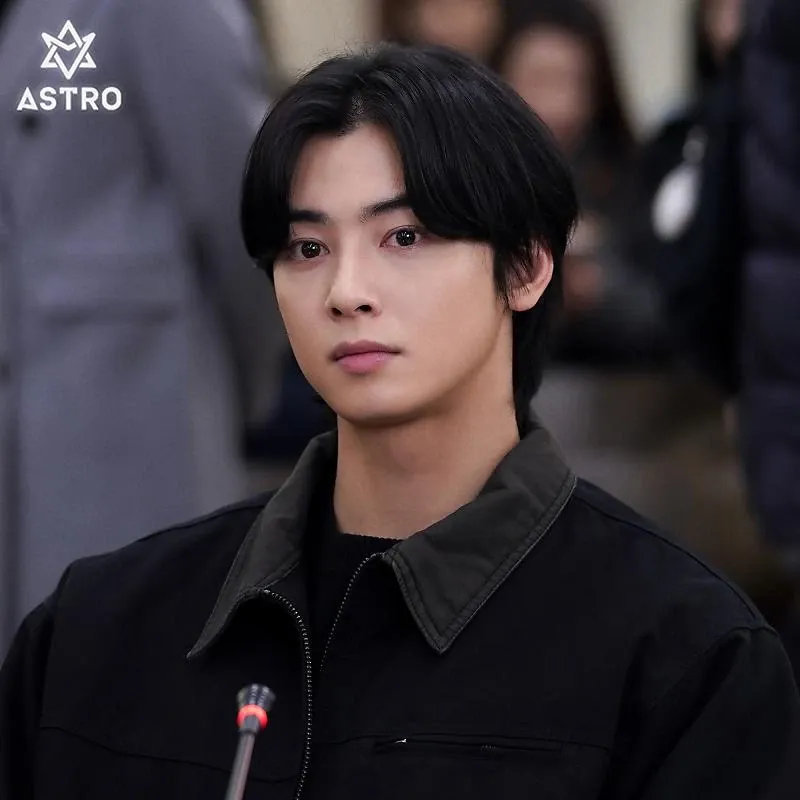 Latest photo of Cha Eunwoo