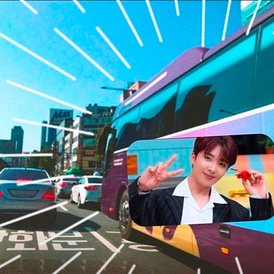 A moment captured by a fan of Hwang Yunsung