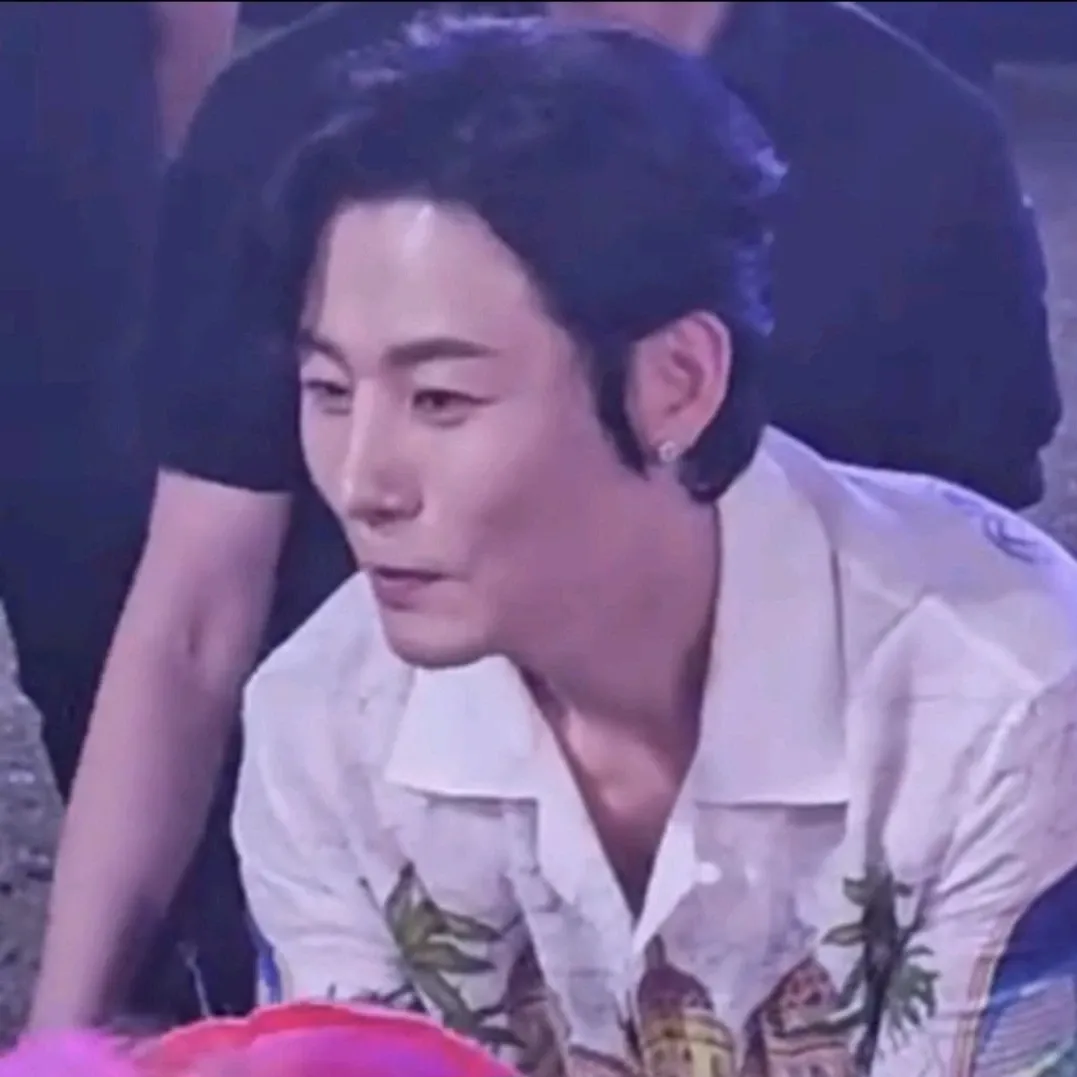 A moment captured by a fan of Kang Moonkyung