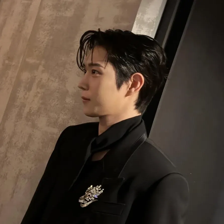 A moment captured by a fan of Kim Youngdae