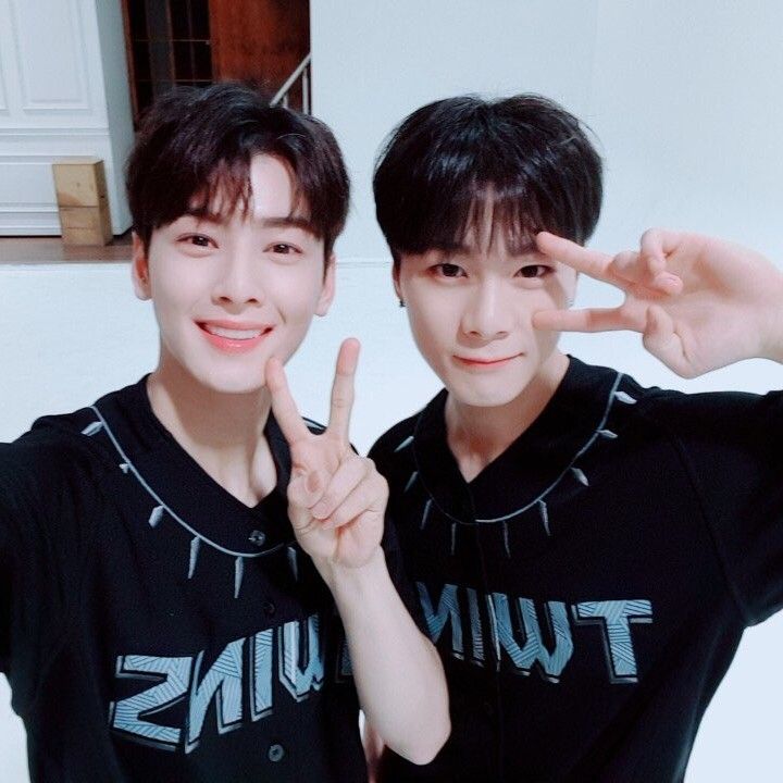 Latest photo of Cha Eunwoo