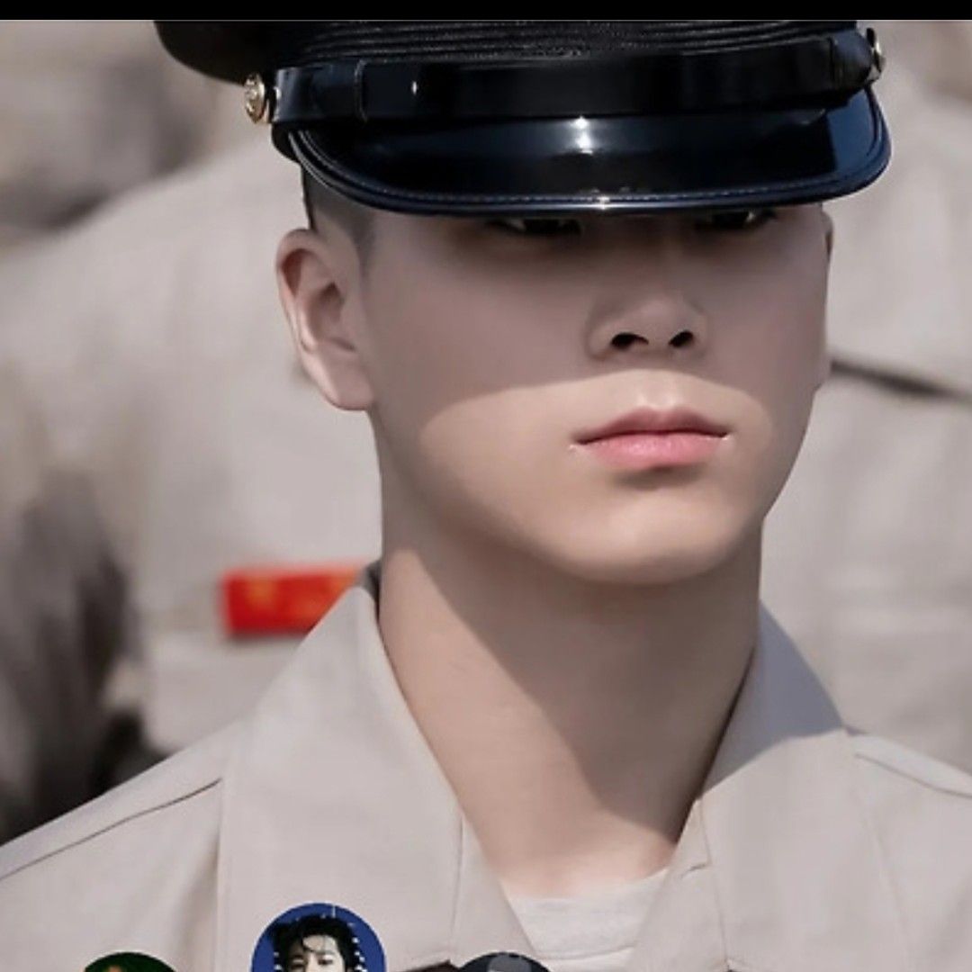 チョン・ドンウォンの最近の活動ショット