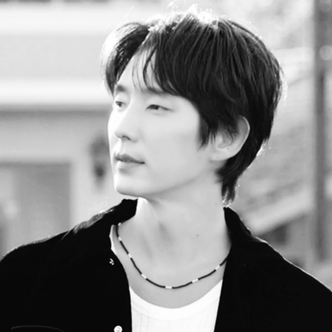 A moment captured by a fan of Lee Joongi