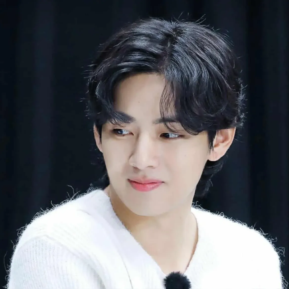 Recent activity shot of Kim Taehyung (V)