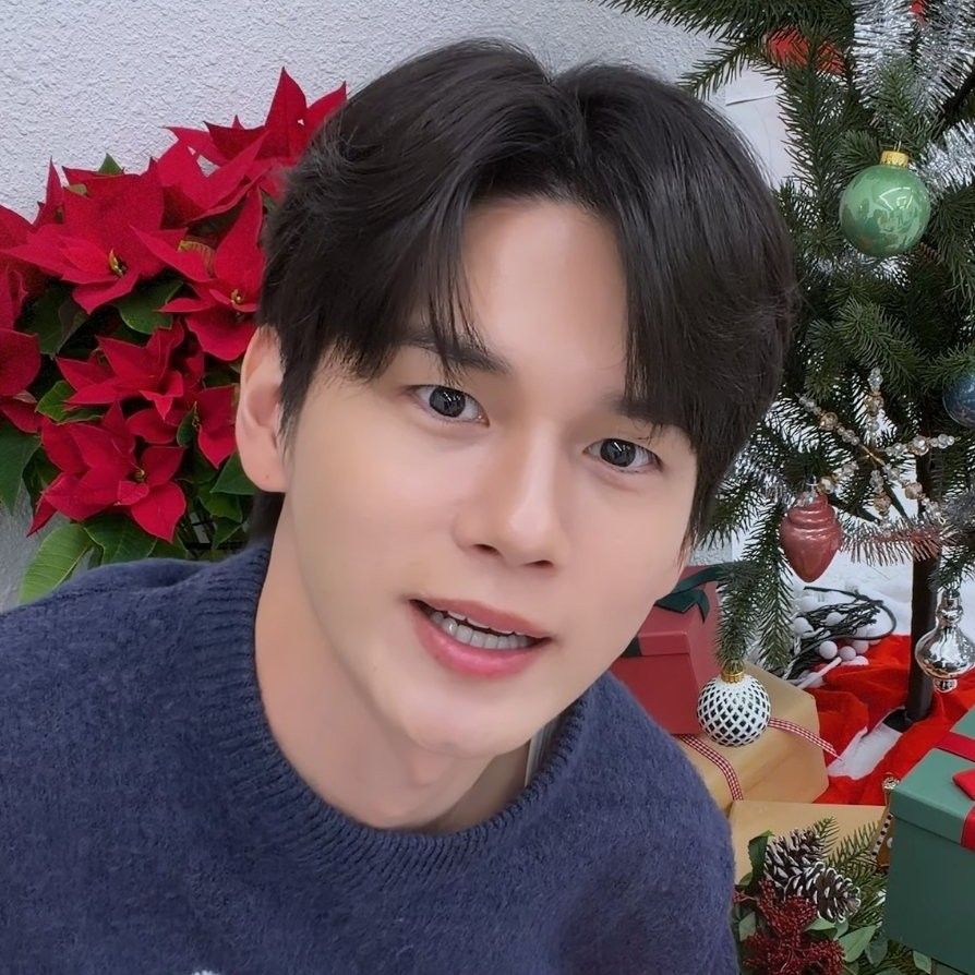 邕圣祐的最新照片