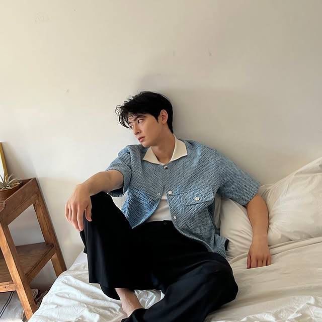 Recent activity shot of Cha Eunwoo