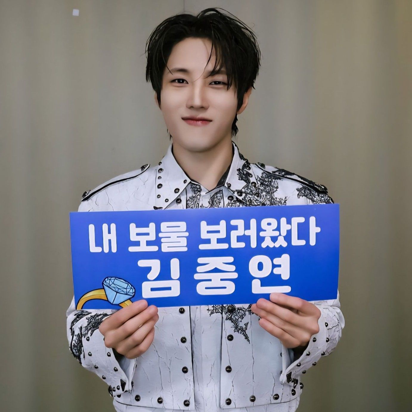 金俊賢的最新照片