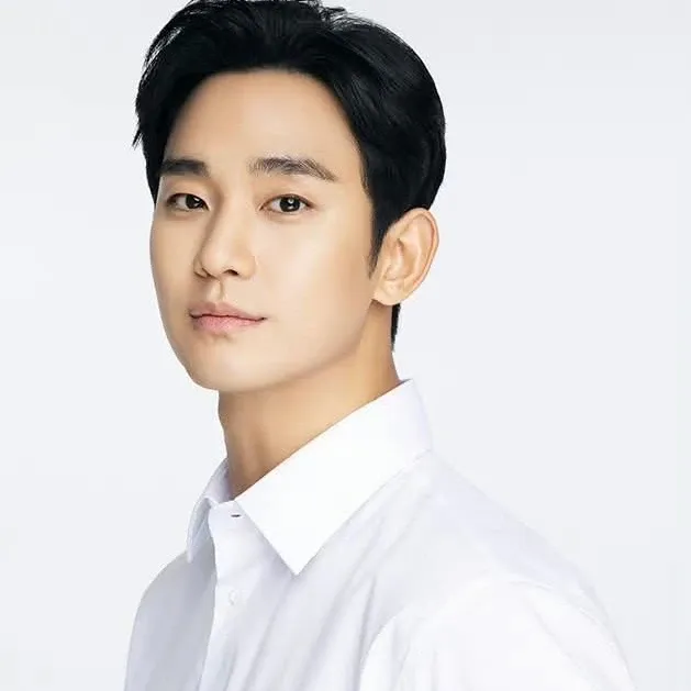 Foto kegiatan terbaru dari Kim Soohyun