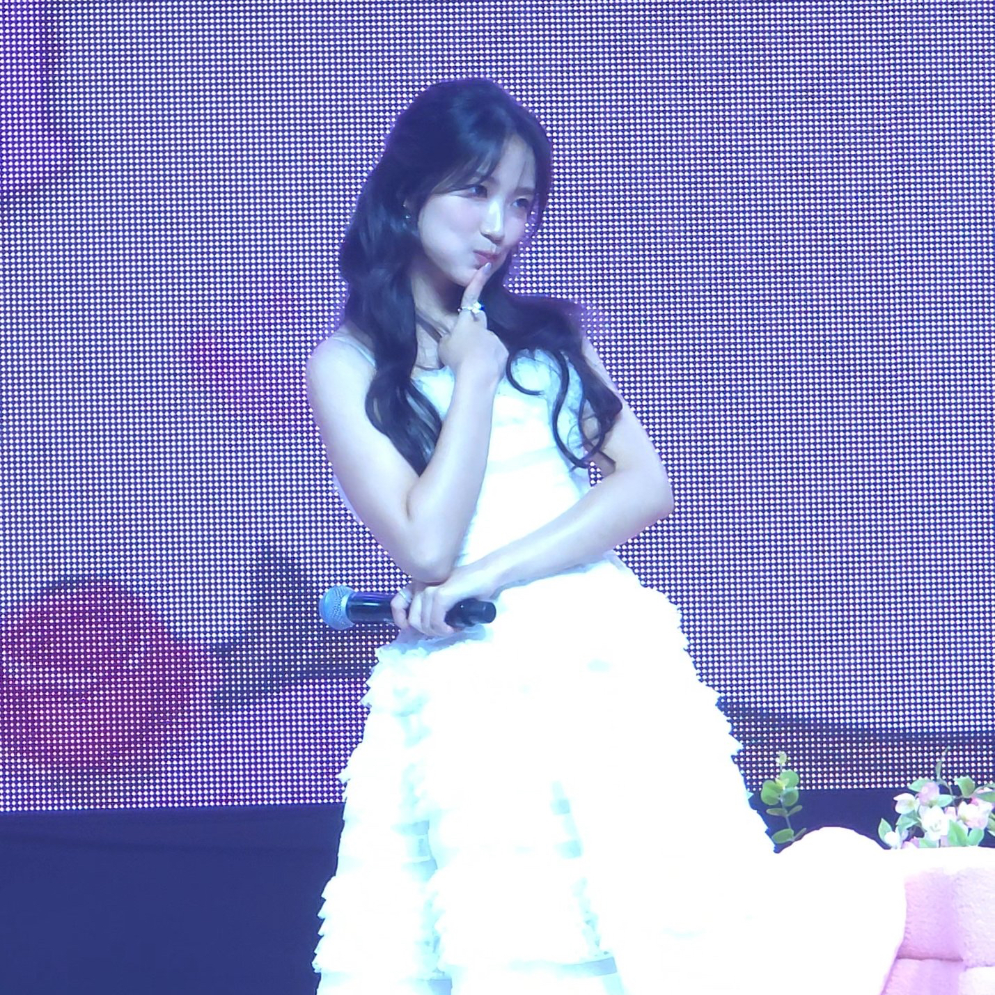 Recent activity shot of Kim Hyeyoon