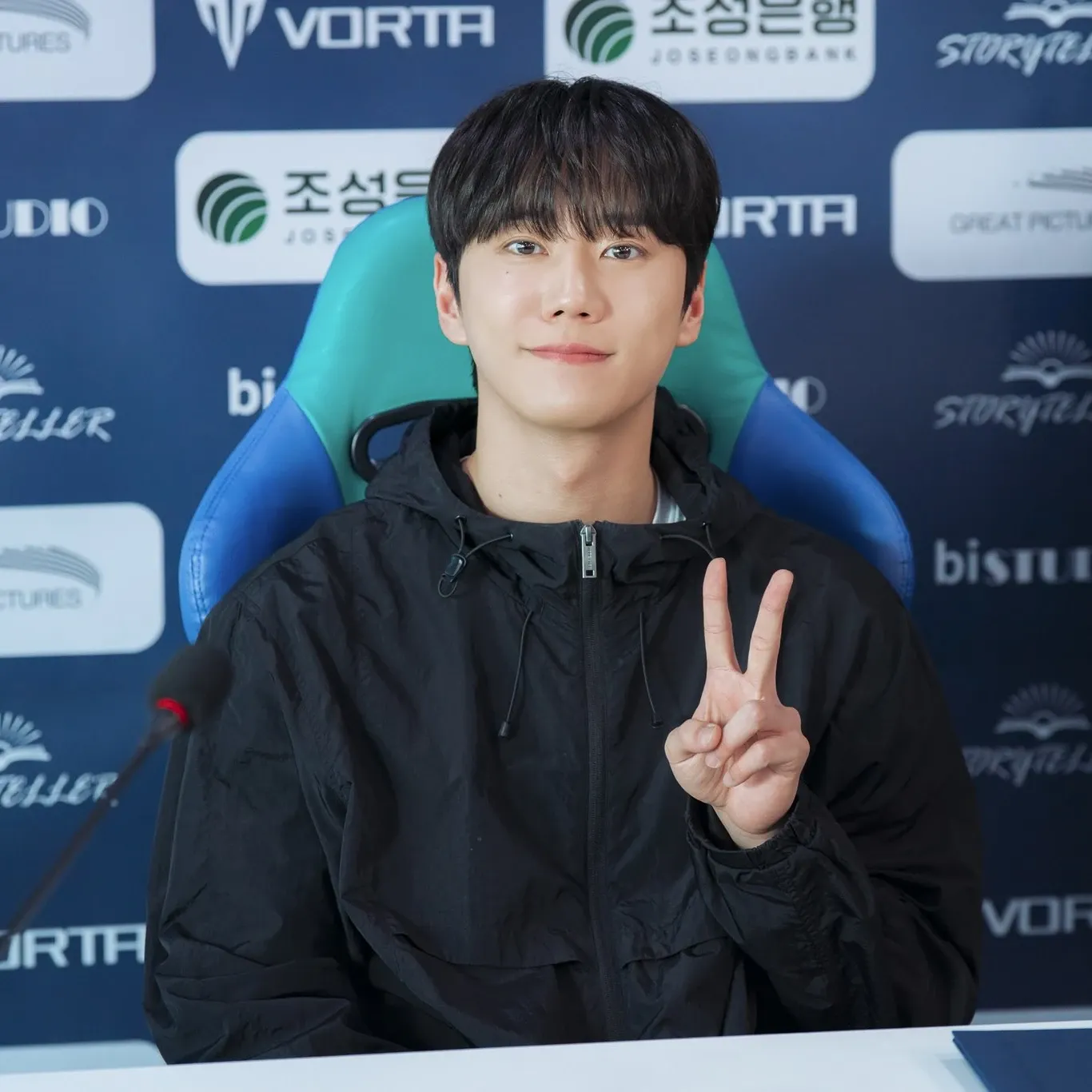 Recent activity shot of Lee Junyoung