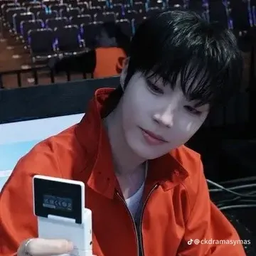 황인엽의 최신 사진