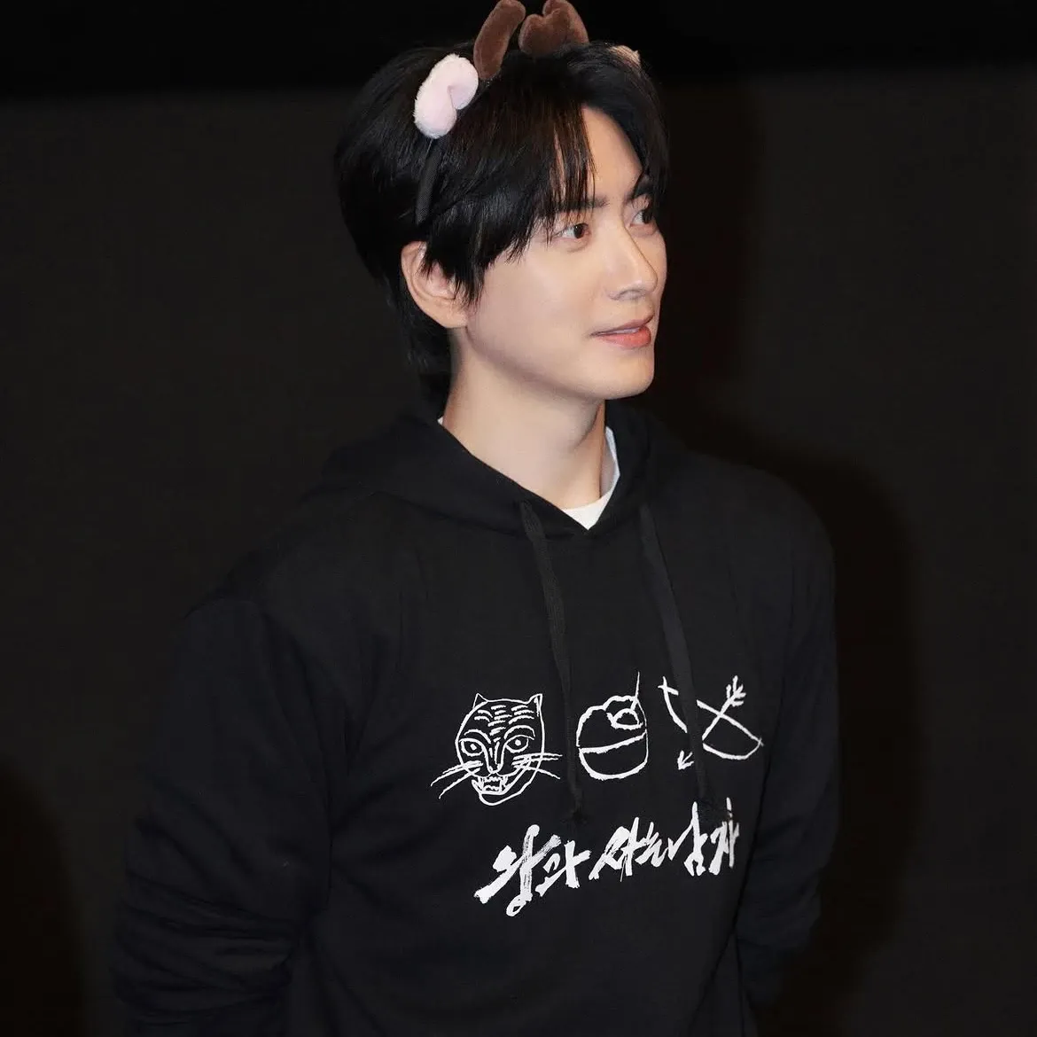 Behind-the-scenes cut of Lee Joonhyuk