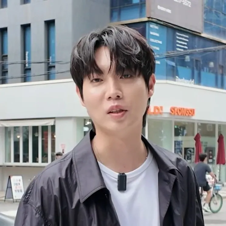 Recent activity shot of Son Taejin