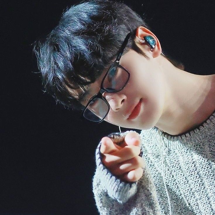 A moment captured by a fan of Cha Eunwoo