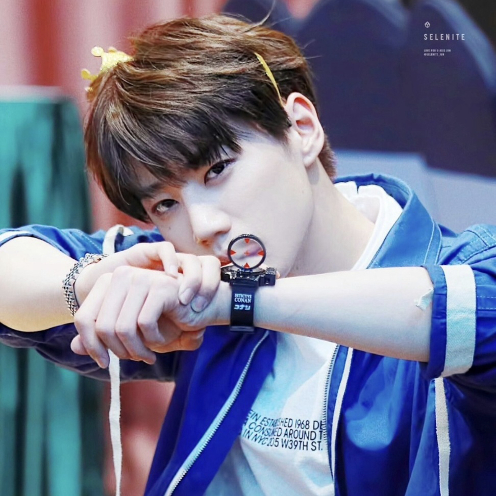 Behind-the-scenes cut of Lee Junyoung