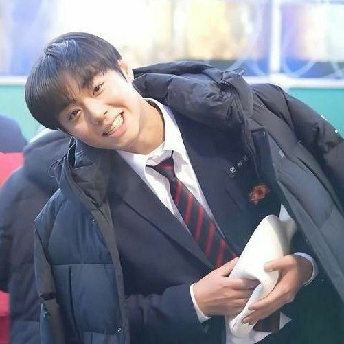 Latest photo of Kim Seonho