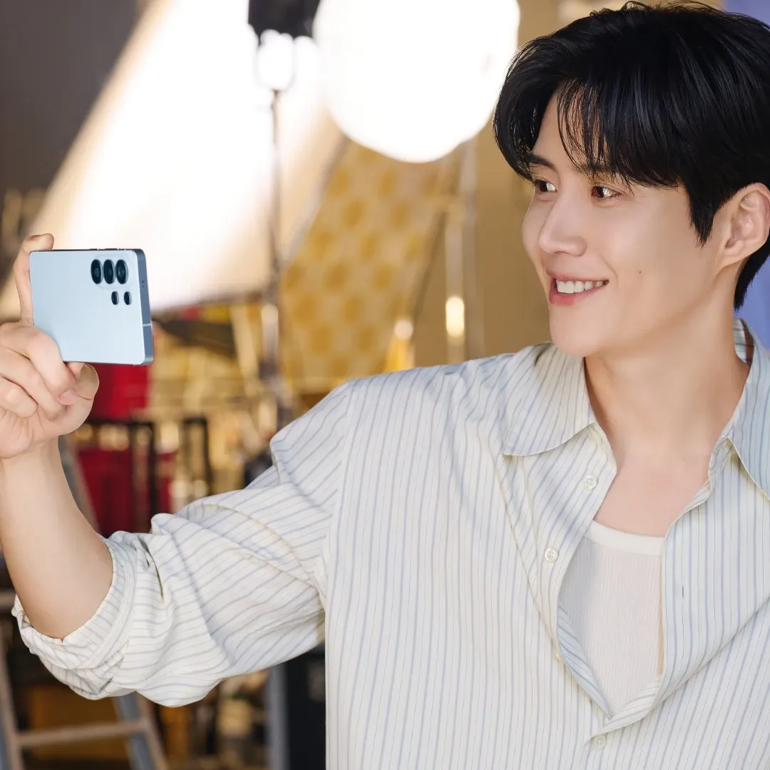 Behind-the-scenes cut of Kim Seonho