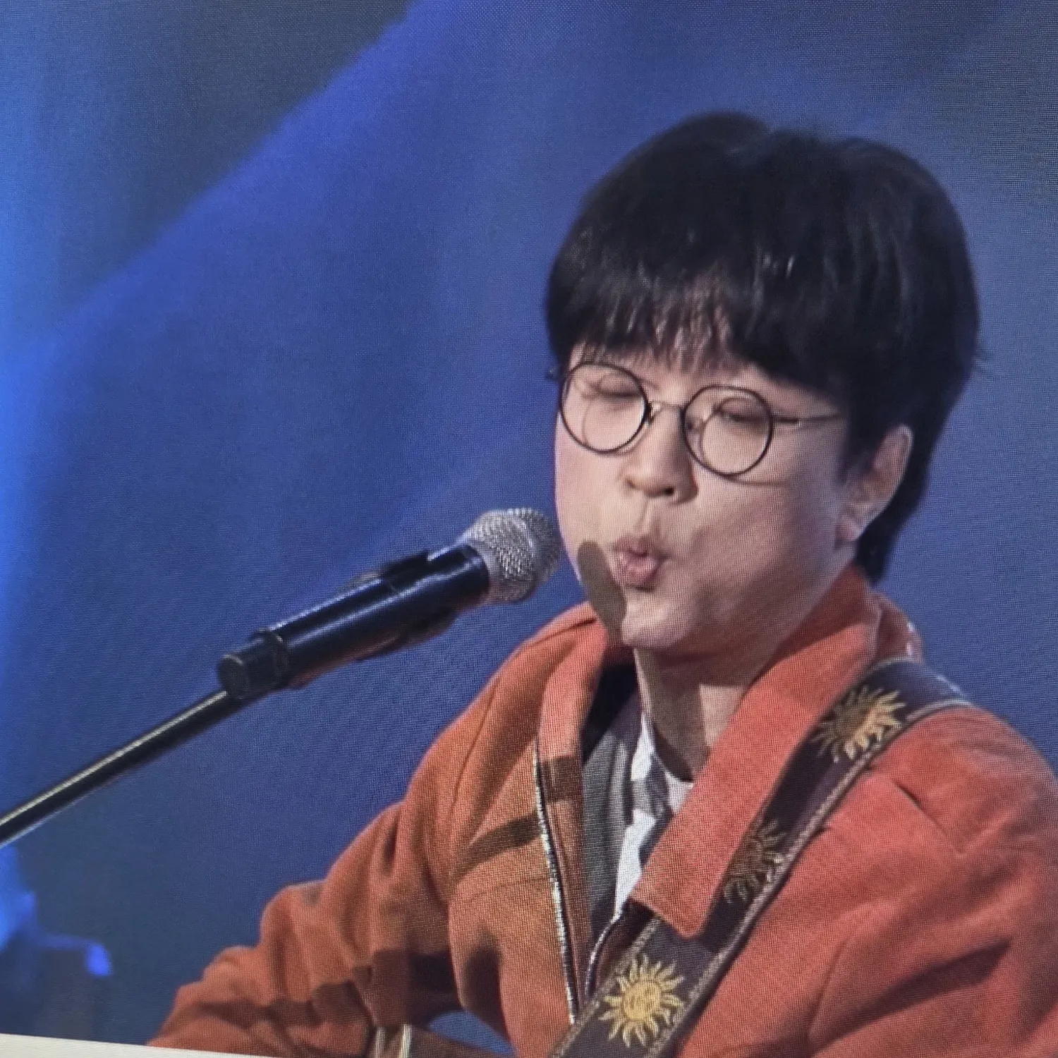 A moment captured by a fan of Bak Changgeun