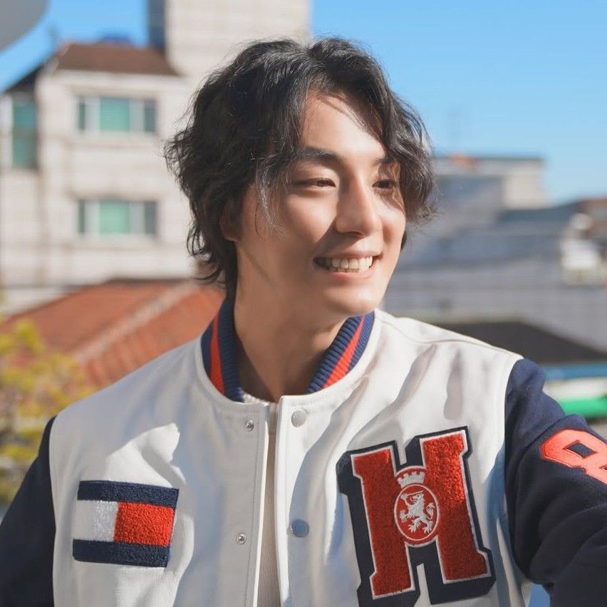 Recent activity shot of Yoon Shiyoon