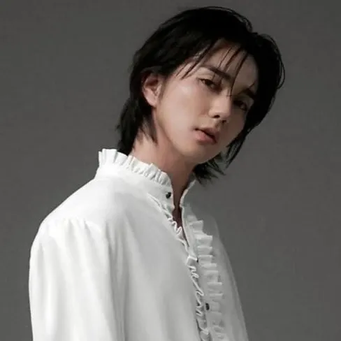 Recent activity shot of Yoo Seungho