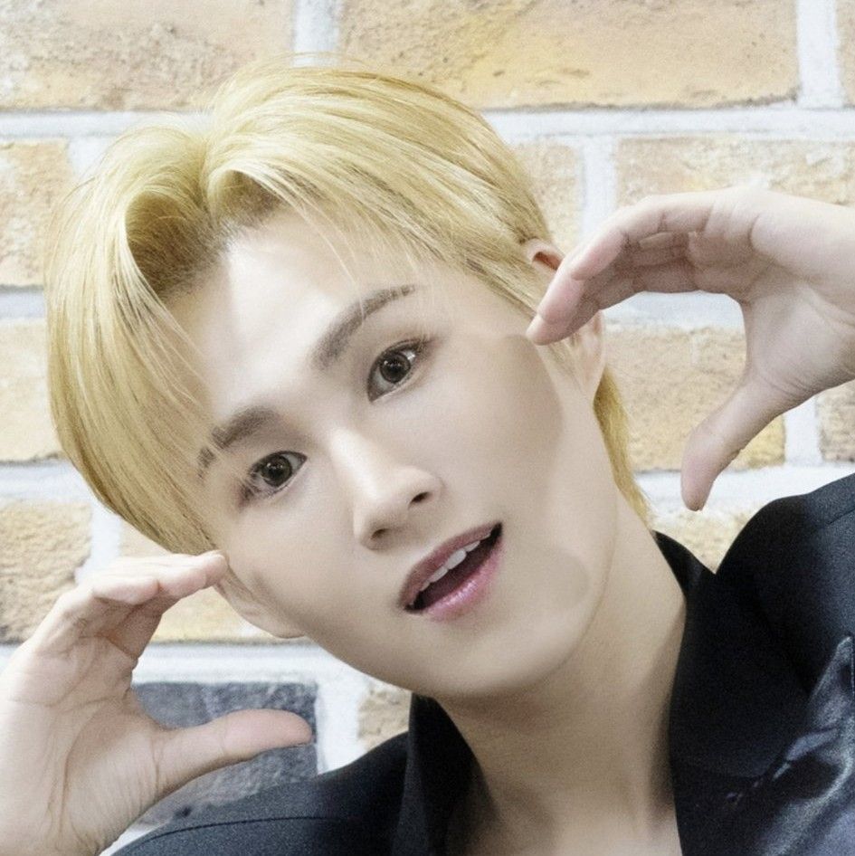 김희재의 비하인드 컷