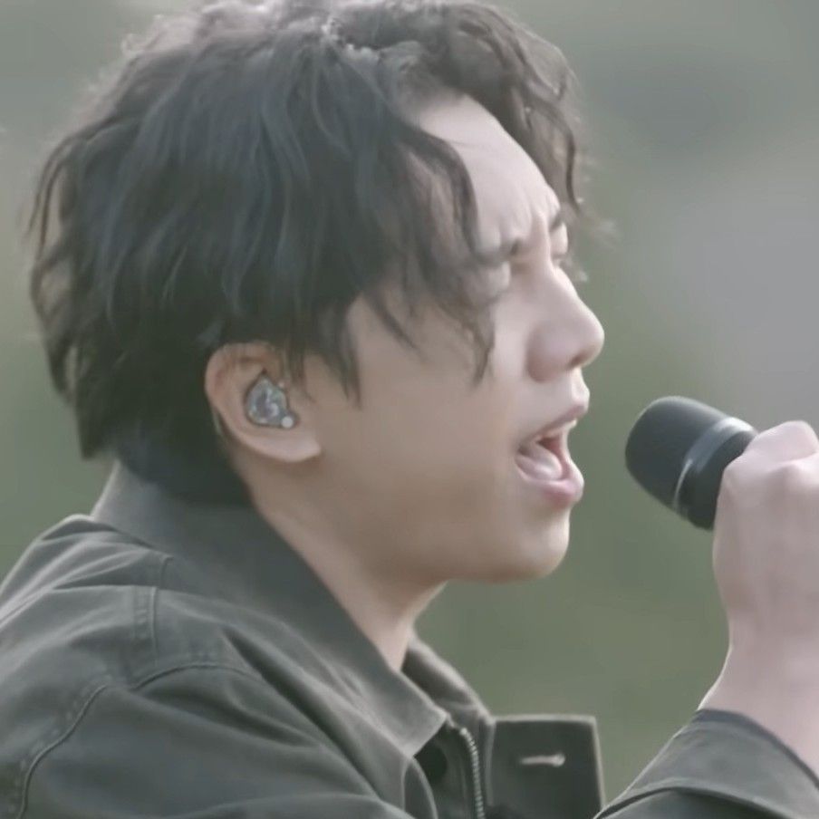 Behind-the-scenes cut of Lee Seunggi