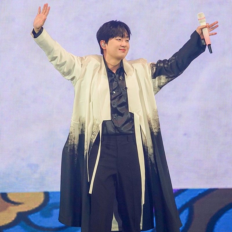 Foto kegiatan terbaru dari Lee Chanwon