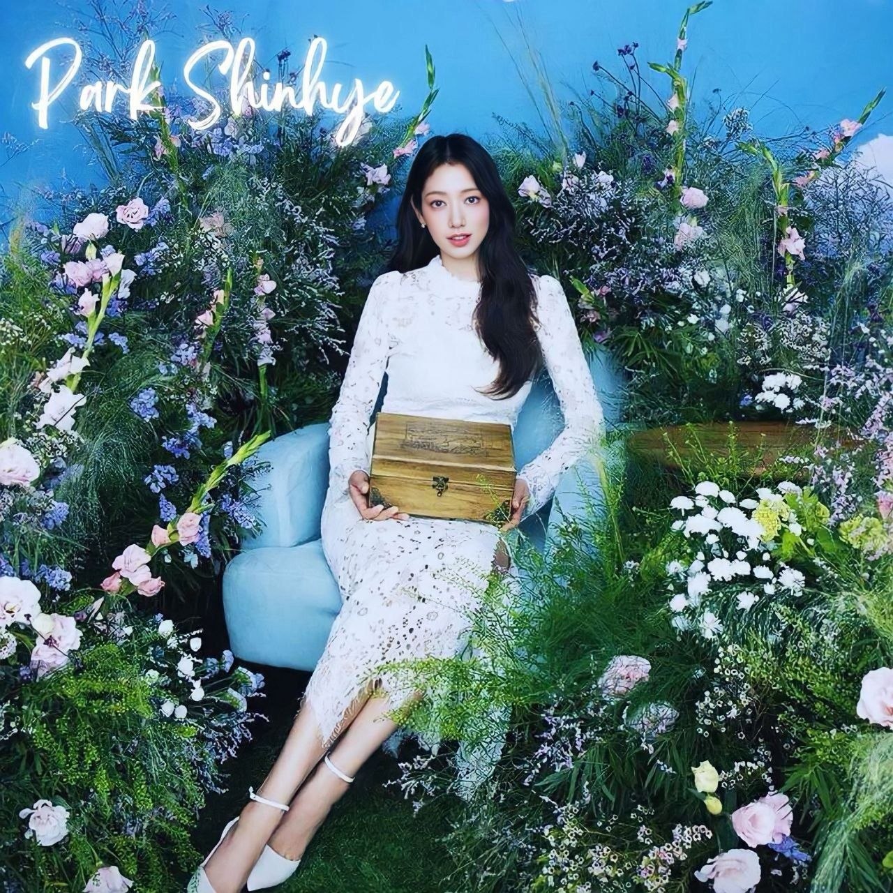 A moment captured by a fan of Park Shinhye