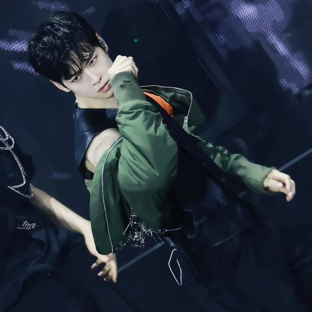 Latest photo of Cha Eunwoo