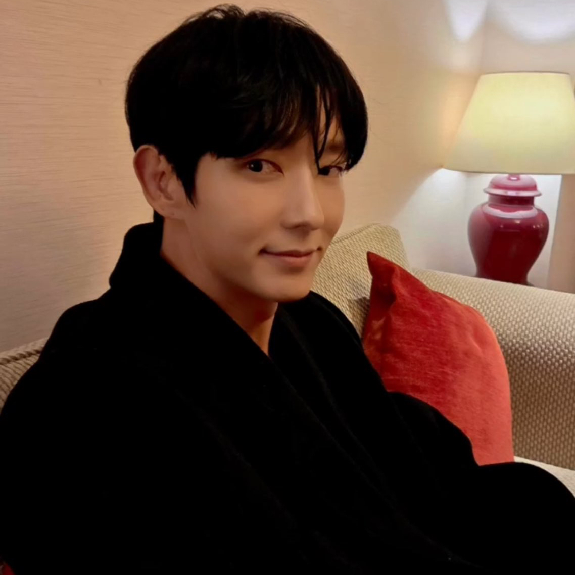 Recent activity shot of Lee Joongi